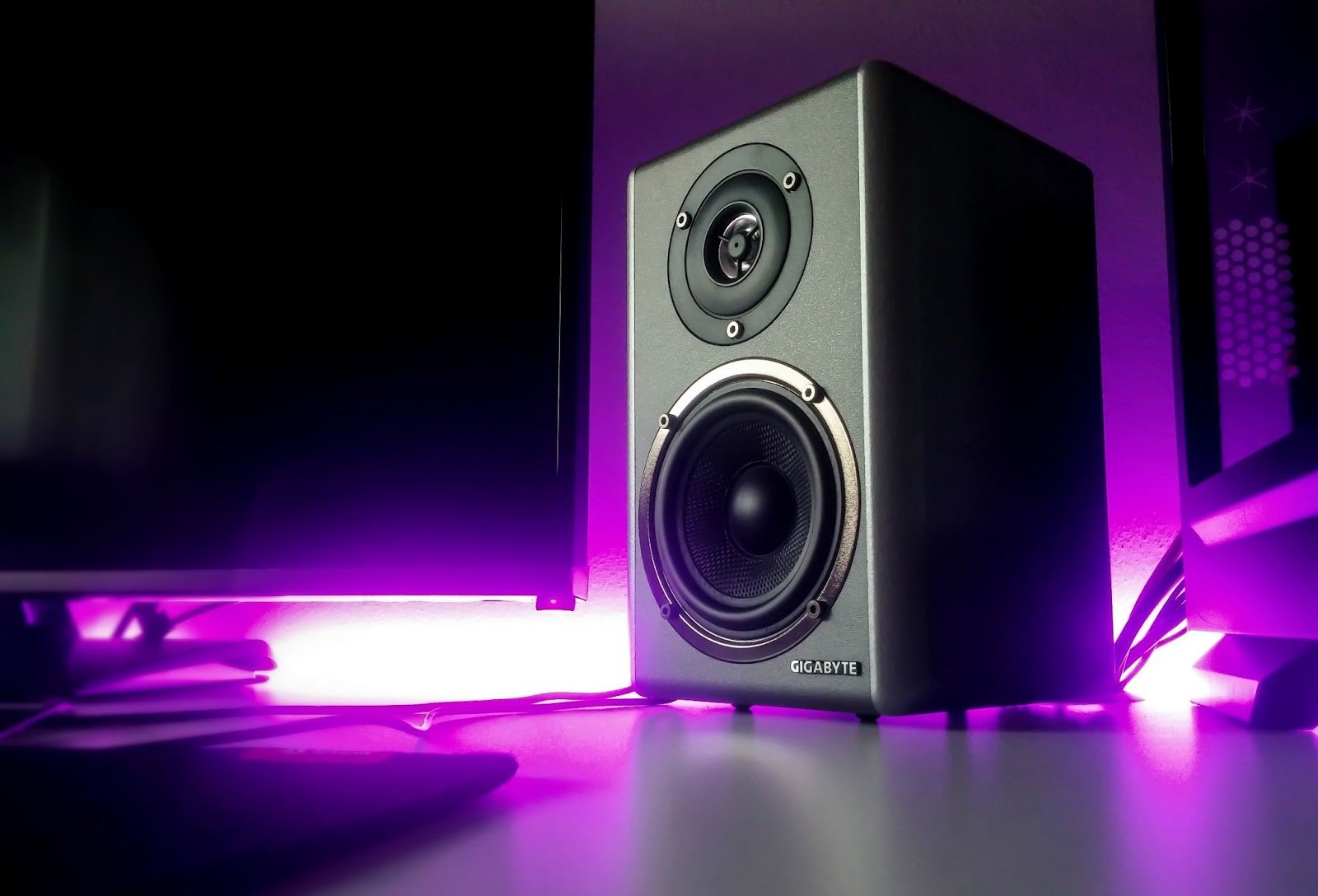 4 Ways To Use A Bluetooth Audio Receiver You Didn't Know About - Auris, Inc