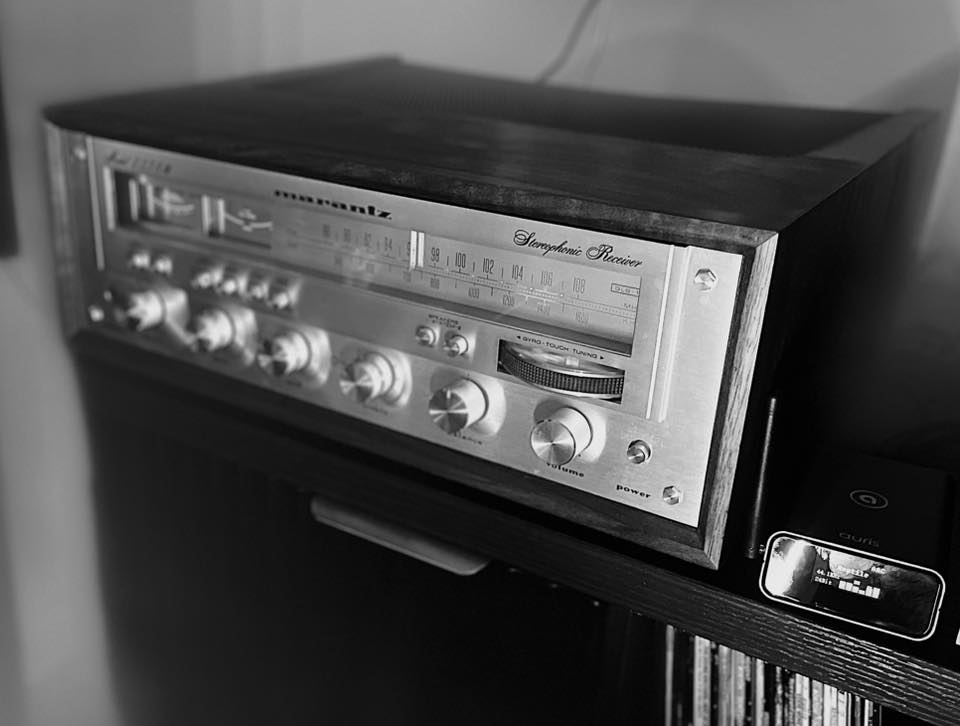 Auris bluMe receiver connected to a vintage Marantz stereo system
